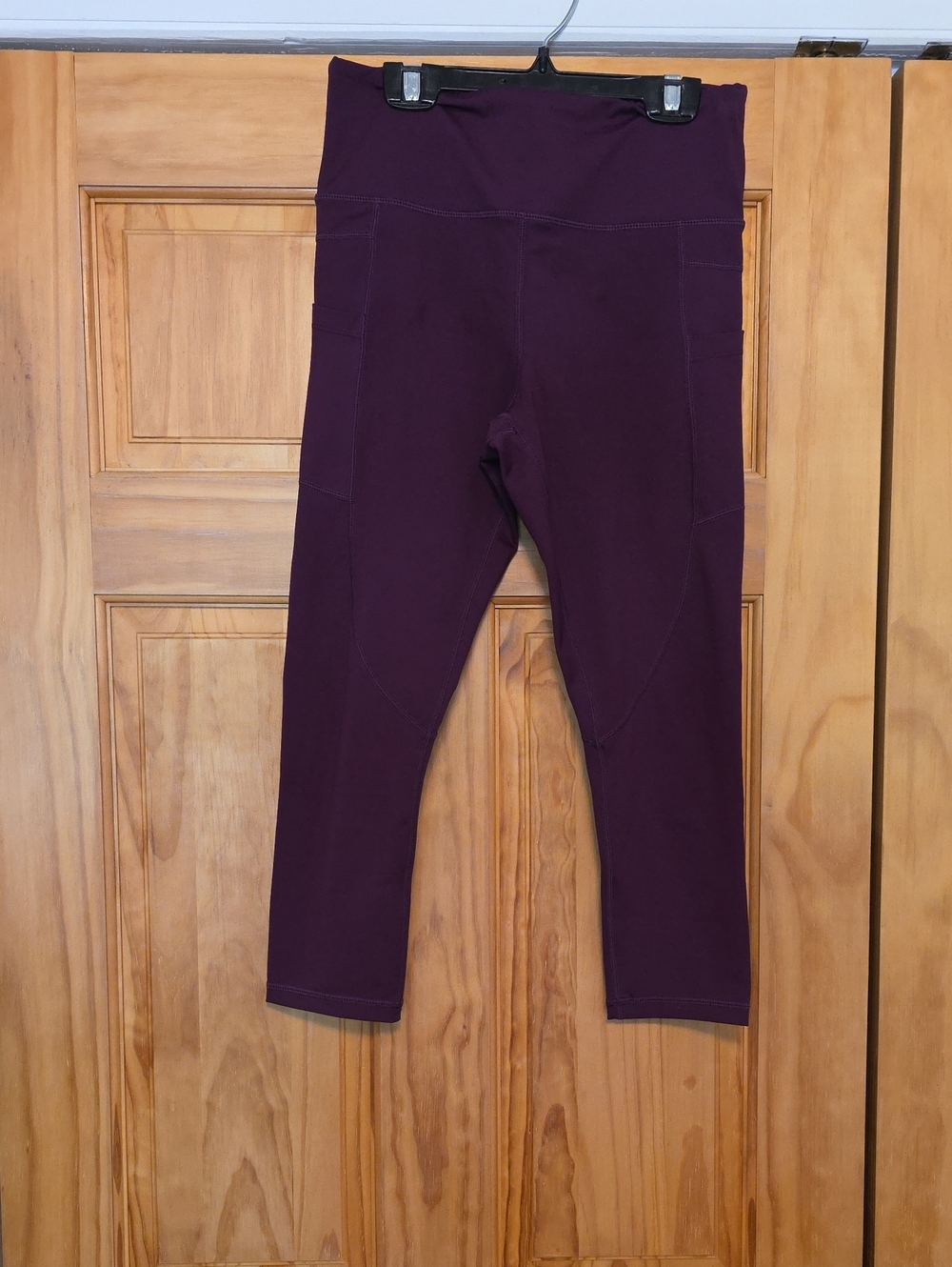 ZYIA Light N Tight Plum Capri Leggings